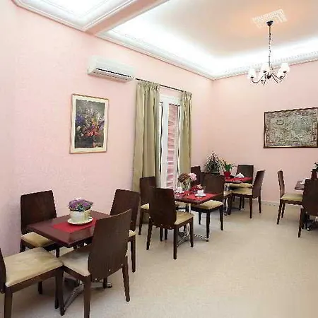 Emporikon Hotel 2*
